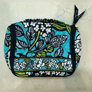 Vera Bradley Petal Paisley Tri-fold hanging organizer